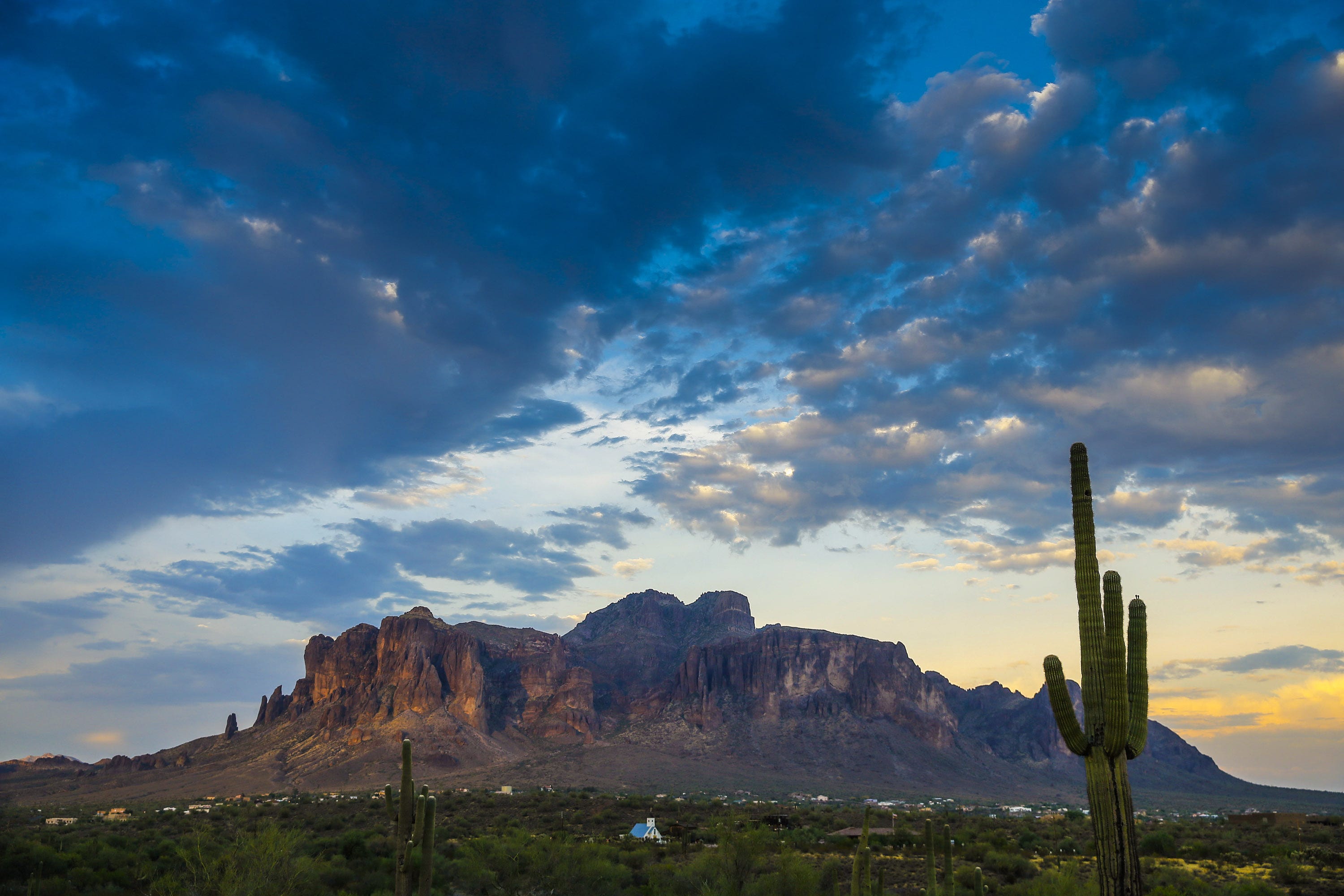 superstition mountains hiking